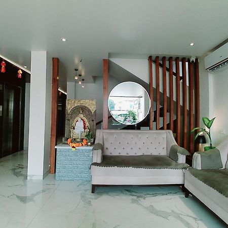 Hotel Sai Pratik, Newly Built Up, Complimentary Shuttle To The Temple 舍地 外观 照片