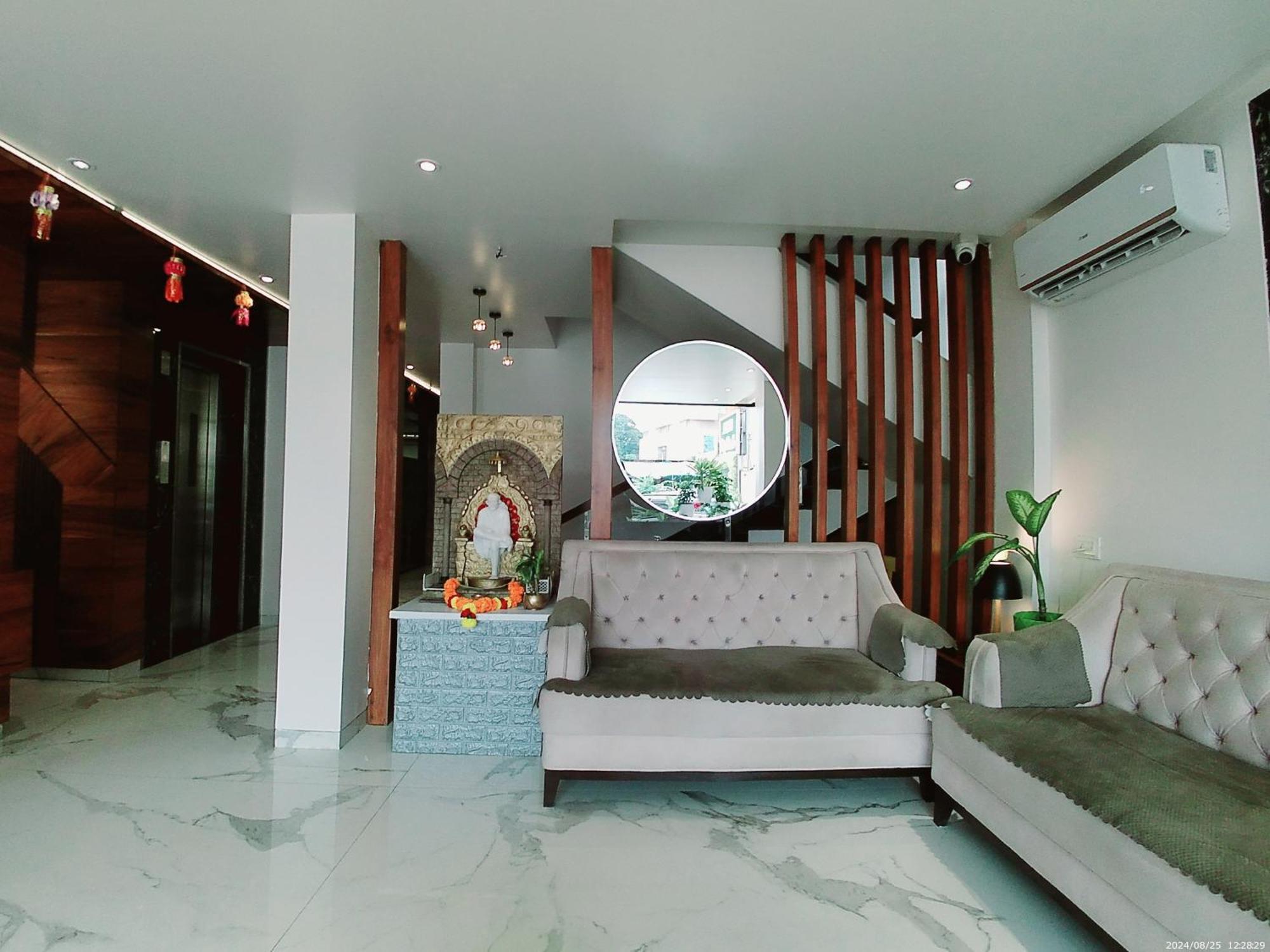 Hotel Sai Pratik, Newly Built Up, Complimentary Shuttle To The Temple 舍地 外观 照片